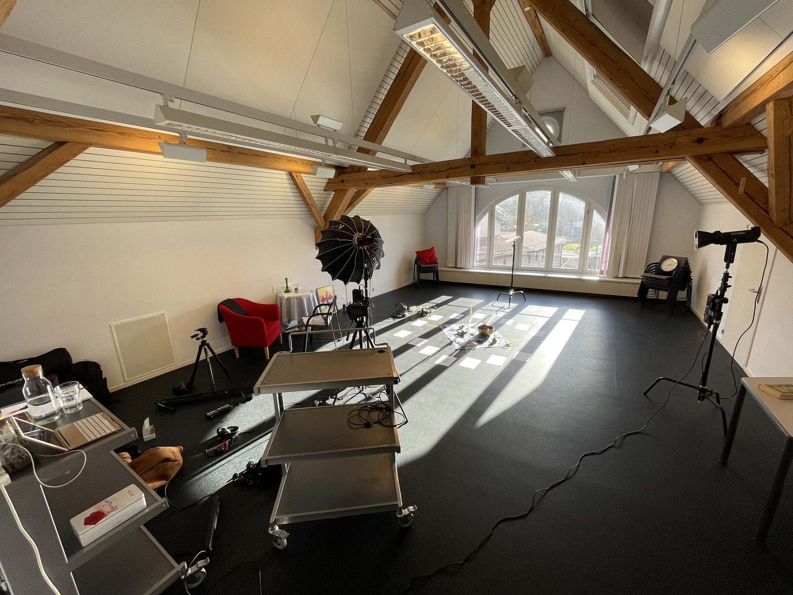 Haus am See – Leitsystem, Print & Podcast-Studio
